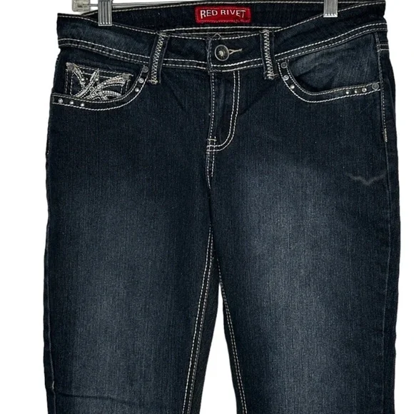 Red Rivet‎ Jeans - Picture 2 of 7